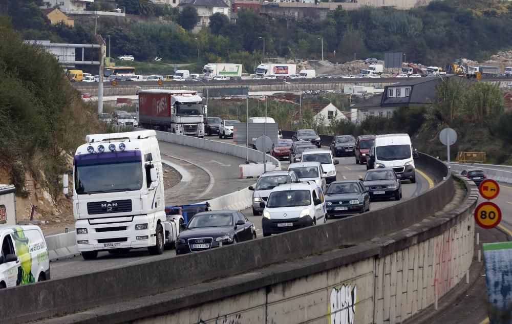 Accidente múltiple en Rande con 10 vehículos implicados