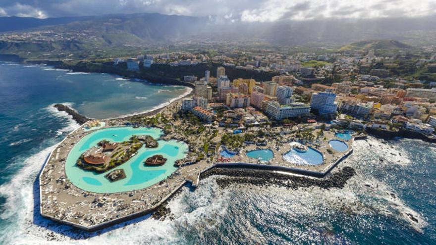 Vista aérea de Puerto de la Cruz.