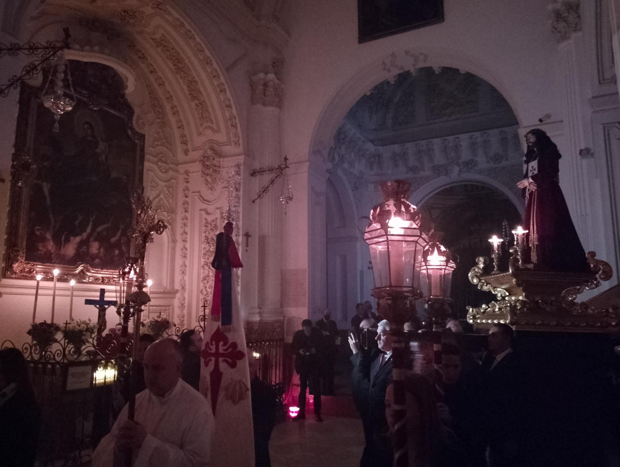 Vía crucis del Cristo de Medinaceli en la iglesia de Santiago