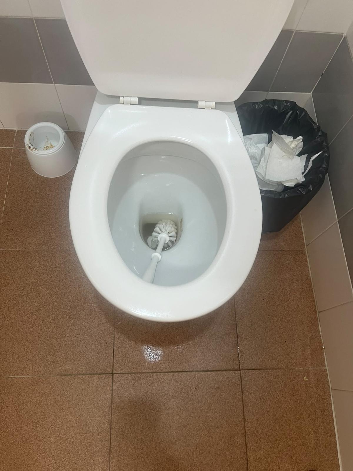 Actos vandálicos ocurridos en los baños de la piscina municipal de Piornal.