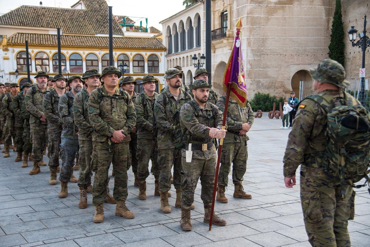 Los militares, en la Plaza Mayor de Andalucía de Palma del Río este miércoles.