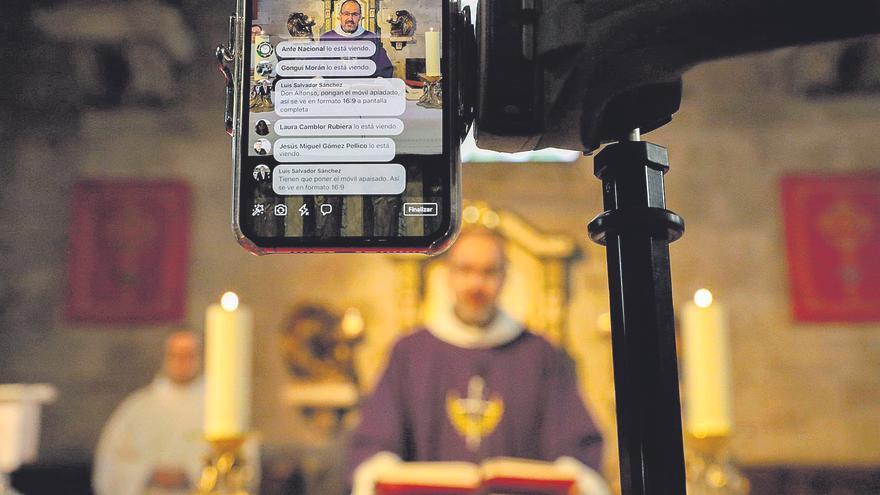 Las misas de la parroquia avilesina de San Nicolás de Bari recorren el mundo a través de las redes