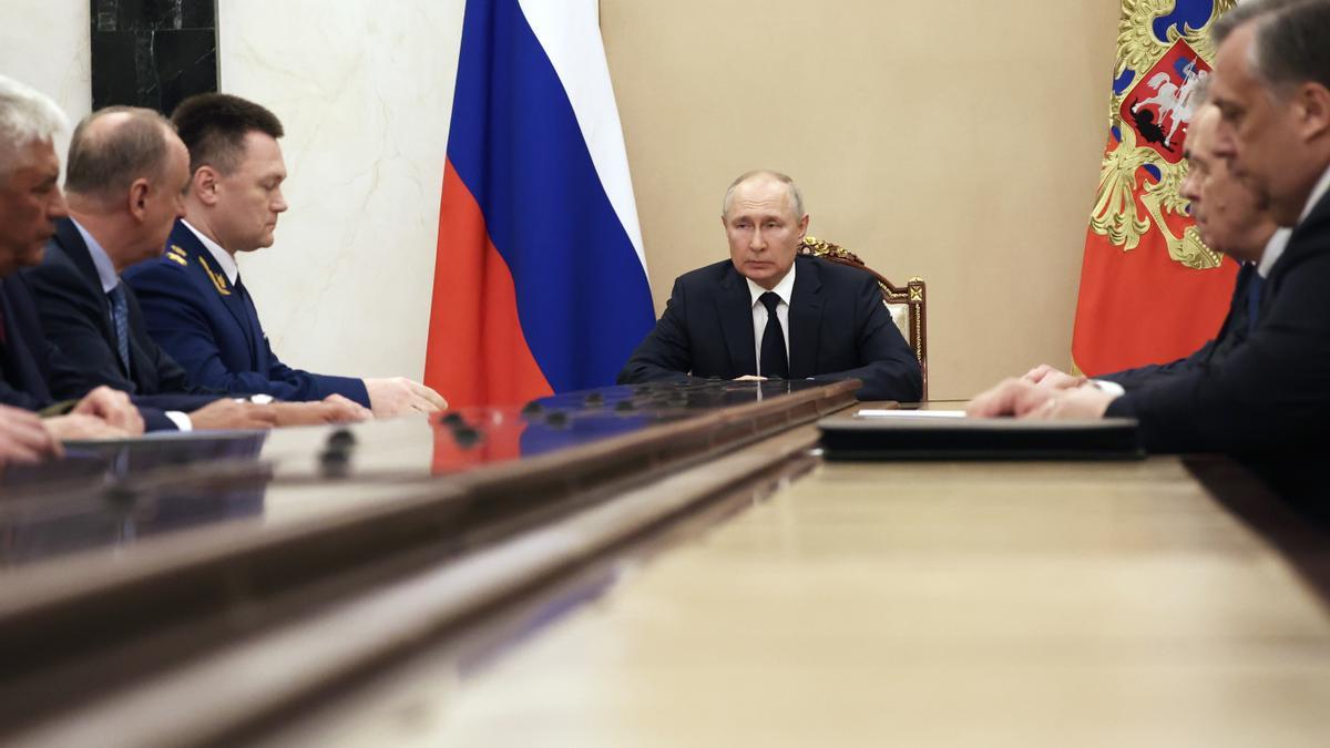 Vladímir Putin, en una reunión en Moscú con los servicios de seguridad.