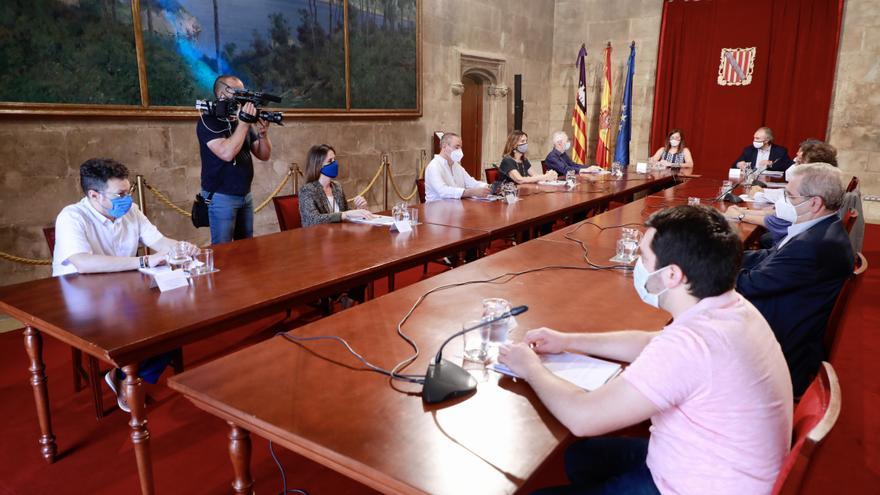 March confía en el apoyo de “los partidos importantes” a su ley de Educación