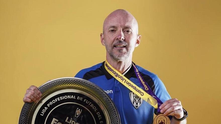 Іспанець Рабаналь очолив чемпіона Перу "Універсітаріо"