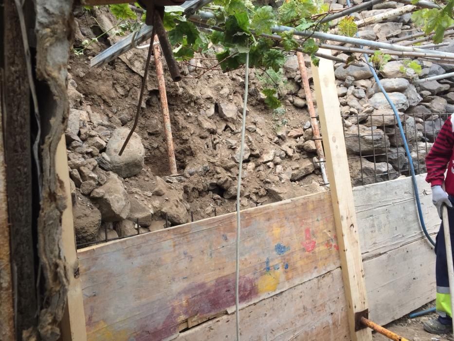Telde reconstruye parte del muro de contención del acceso a Cendro