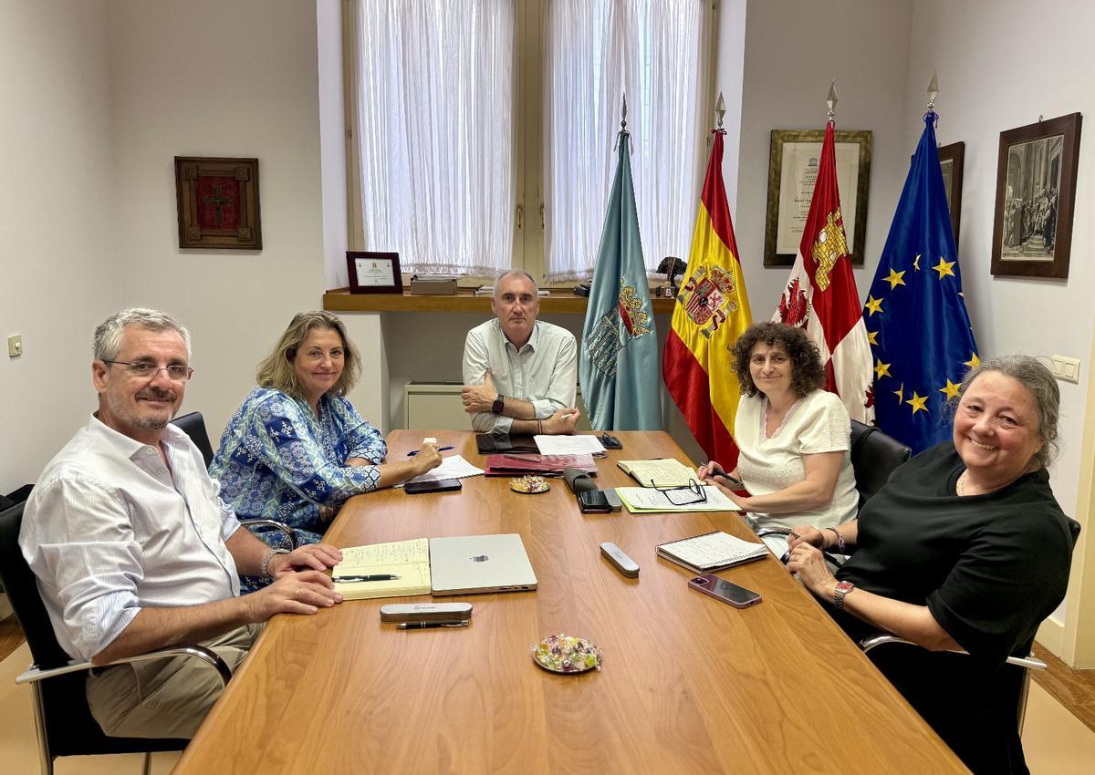 Sanmartín, en Segovia na reunión celebrada para formalizar o relevo