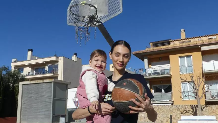 VÍDEO | Neus Bermejo: mare, model i jugadora del Club Bàsquet L'Escala