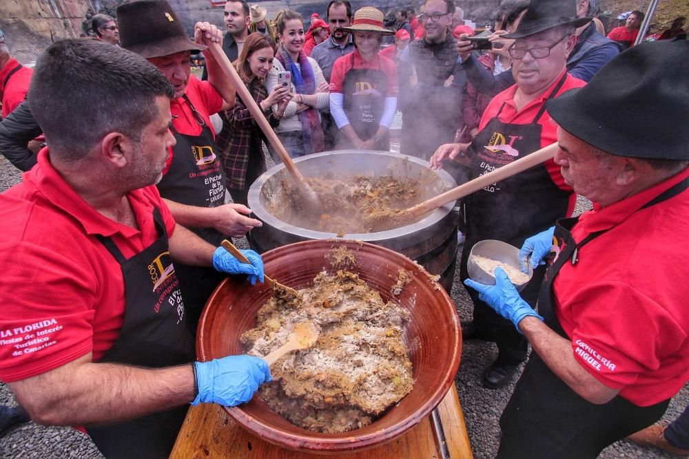 Puchero de La Florida. Reparto del puchero que ...