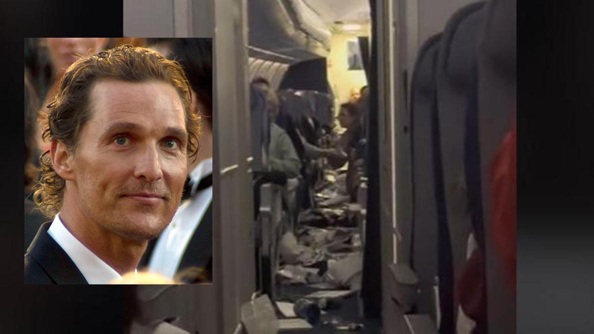 Interior de l'avió de Lufthansa després de l'episodi de turbulències i l'actor Matthew McConaughey