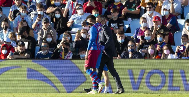 Las imágenes que más duelen: Ansu se lesionó ante el Celta