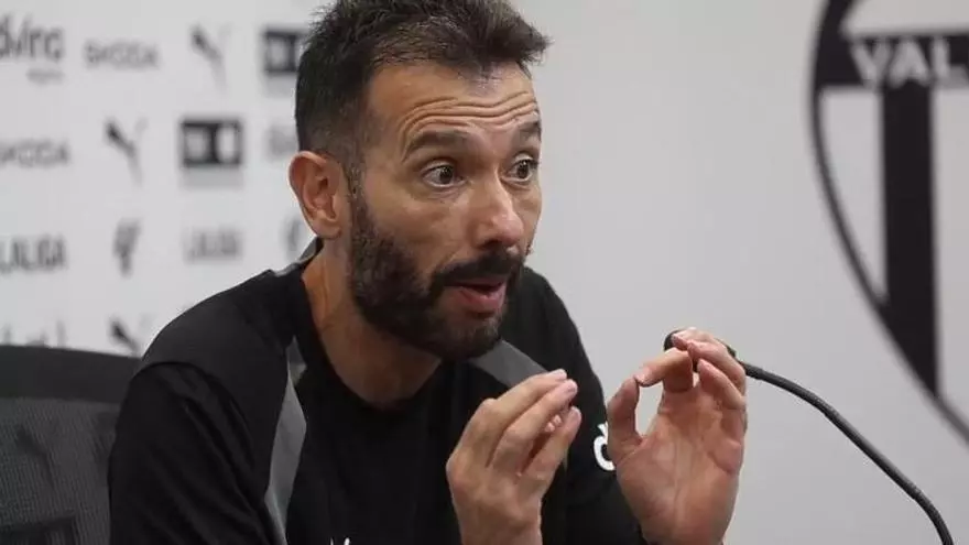Carlos Corberán elogia el compromiso y competitividad de la plantilla