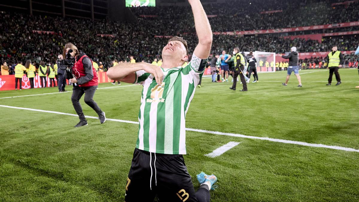 Joaquín Sánchez celebrando la victoria del Betis en la Copa