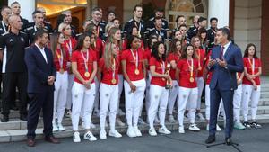 Pedro Sánchez habla ante Luis Rubiales y la selección española de fútbol campeona del Mundial