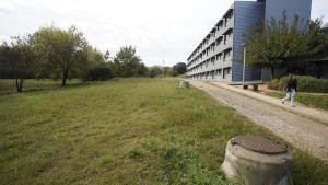El solar on s’ha de construir la nova residència de la UdG.