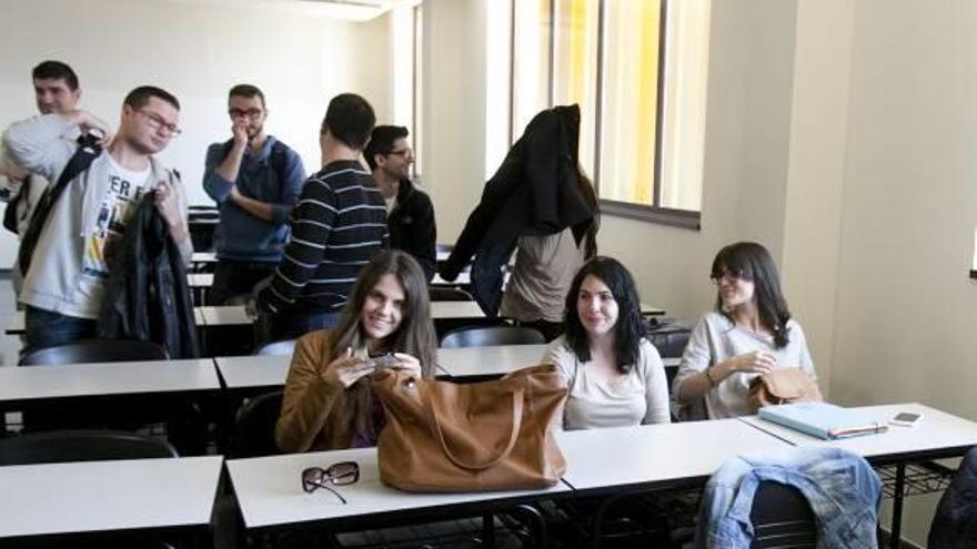 Ontinyent cubre las plazas de Enfermería y la lista de espera supera los 750 alumnos