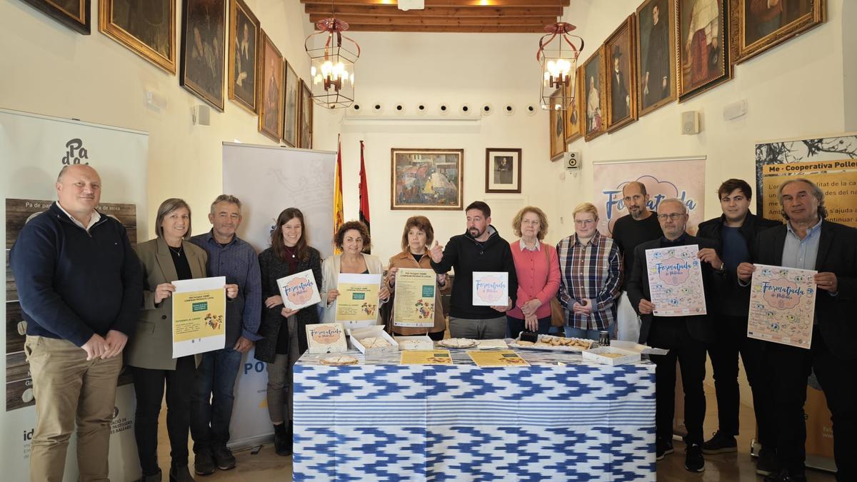 Martí March, en la presentación de la campaña de promoción de producto local en el Ayuntamiento de Pollença
