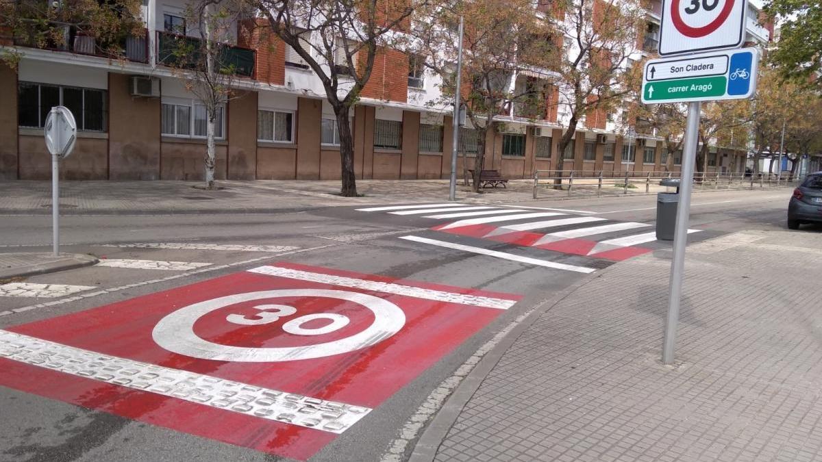 Cort prevé aprobar el límite de circulación a 30 kilómetros por hora tras el verano