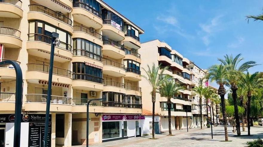 Guardamar acoge durante todo el fin de semana la Feria del Comercio con compras, ocio, muchas actividades y apoyo al sector