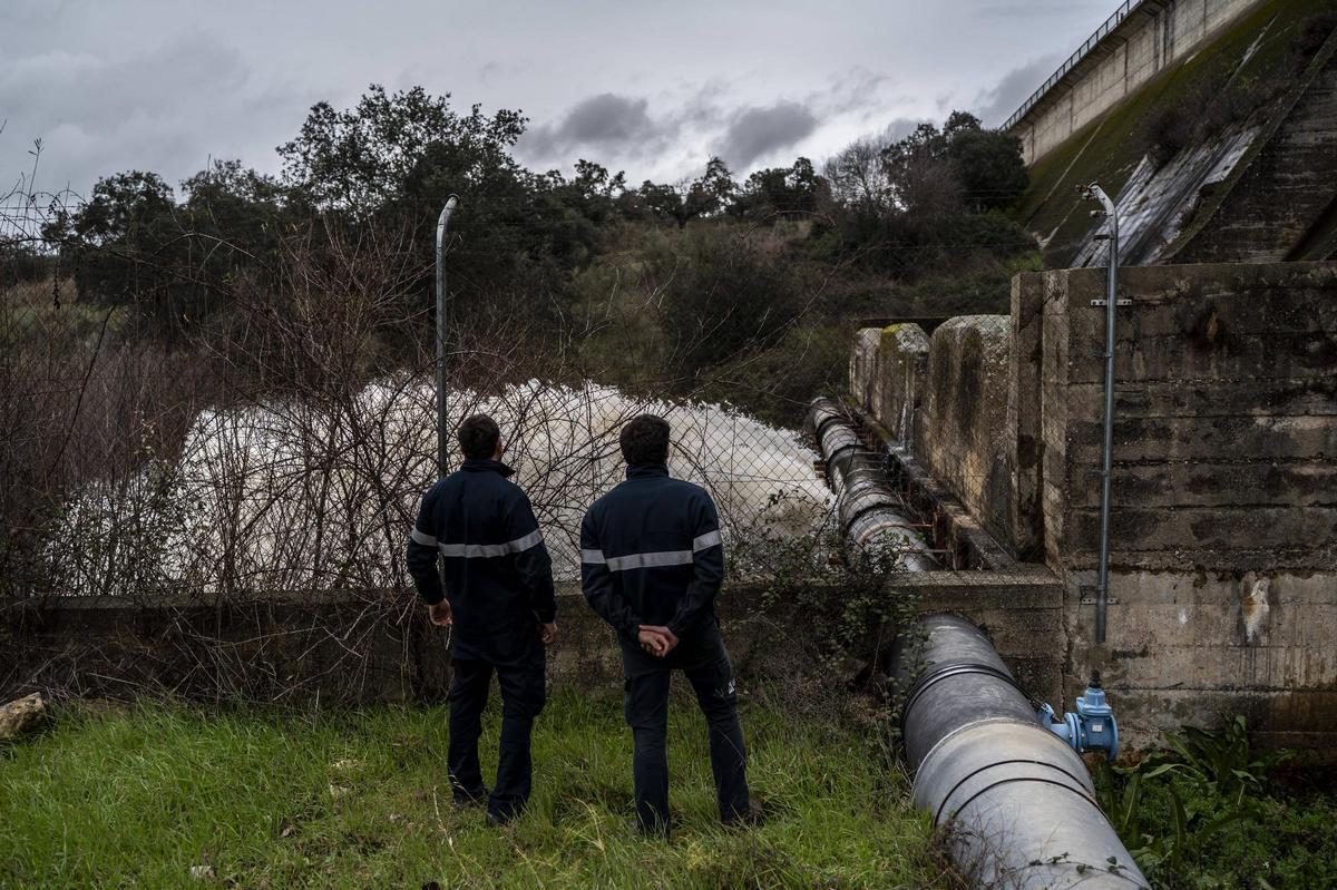 Fotogalería | Así ha sido el desembalse del Guadioloba, este viernes Fotogalería | Así ha sido el desembalse del Guadioloba, este viernes