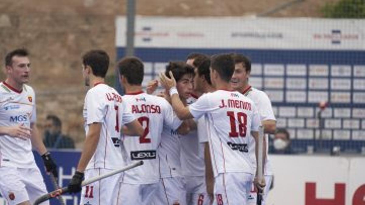 Max Caldas; seleccionador nacional masculino, ha hecho pública la lista de 25 convocados, que del 12 al 18 de mayo, estarán concentrados en Valencia.