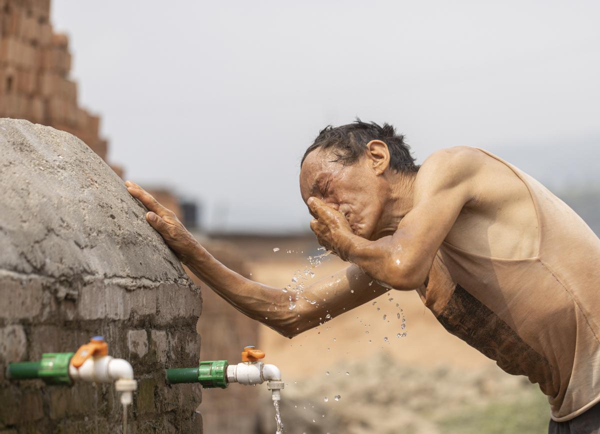 Un día en una fábrica de ladrillos en Nepal