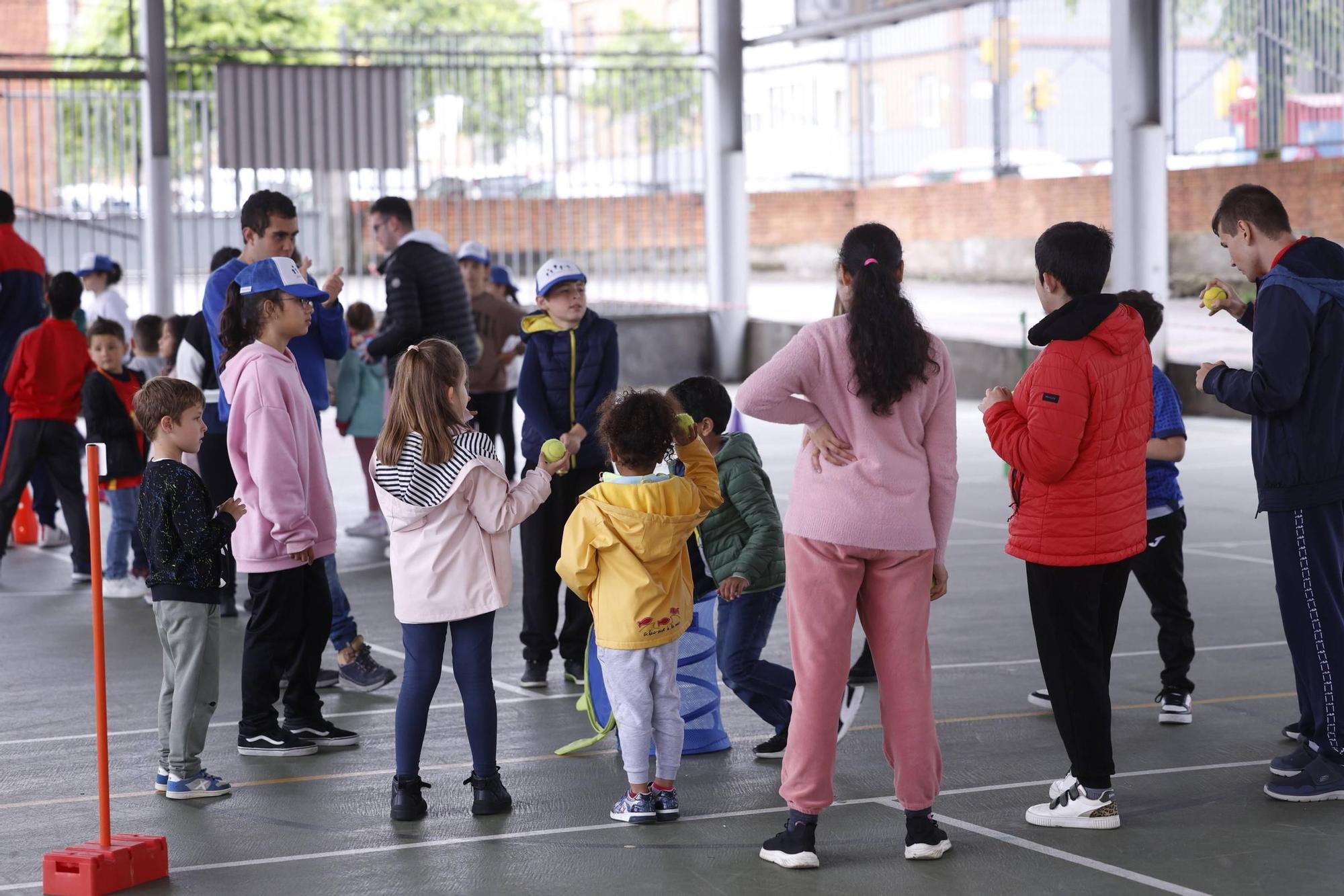 Así es la actividad del colegio Pumarín de Gijón por la inclusión con alumnos del centro de educación especial de Castiello (en imágenes)