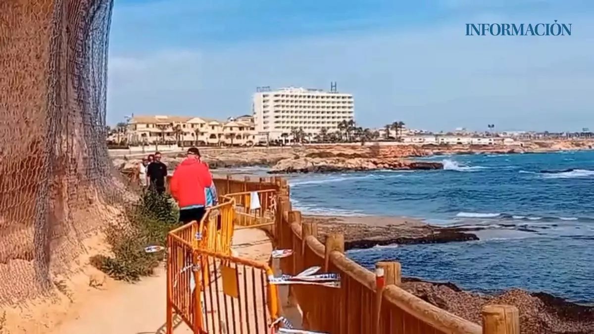 Comienzan las obras para reparar los tramos en peligro de derrumbe del Sendero Azul de Cabo Roig en Orihuela