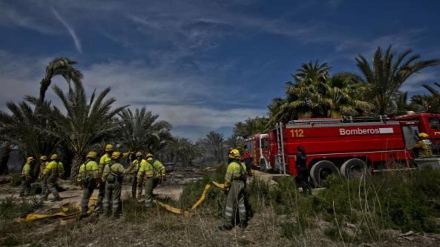 Los rescates de los bomberos en viviendas se disparan por la alta tasa de mayores que viven solos