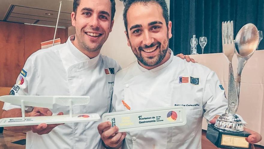 Diego Martínez y Bernabé Caravotta, ganadores del primer premio del I Certamem Gastronómico de Balears.