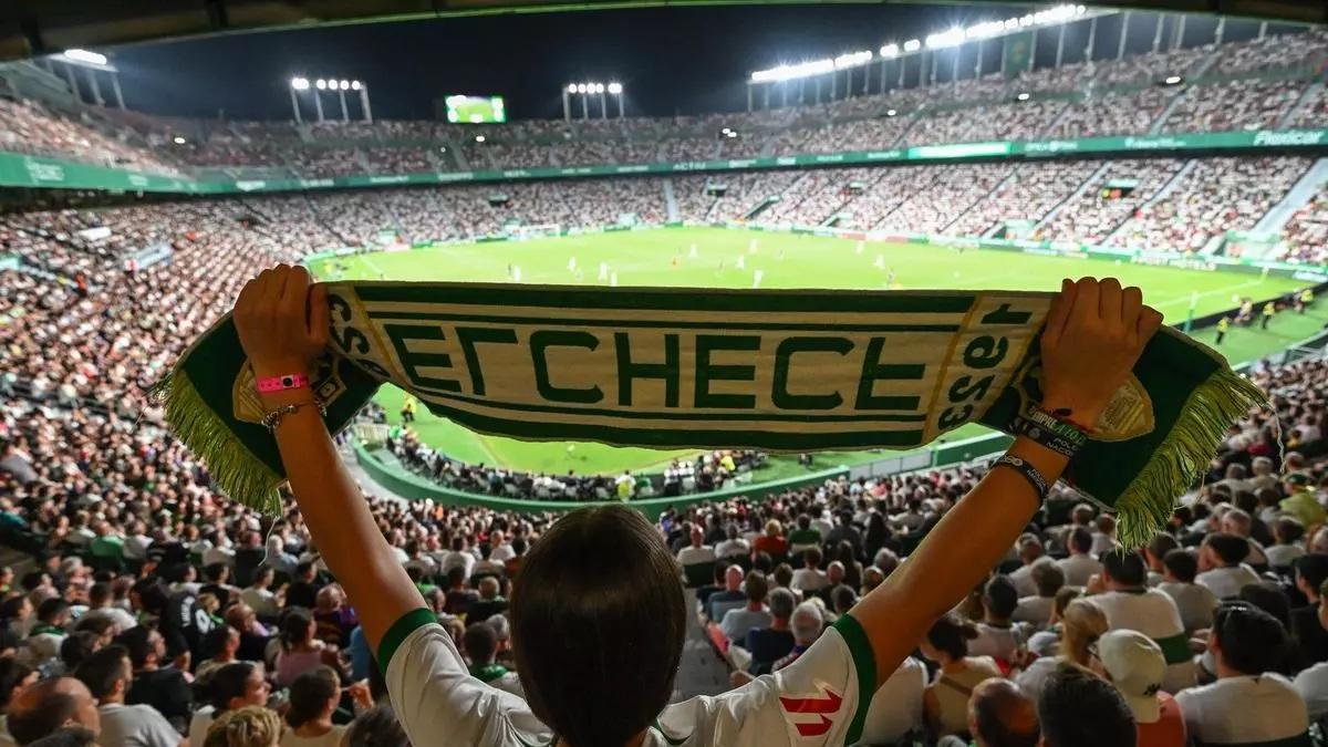 Sumar-Compromís, Puigdemont y Rufián critican la carga policial contra un aficionado del Barça en Elche