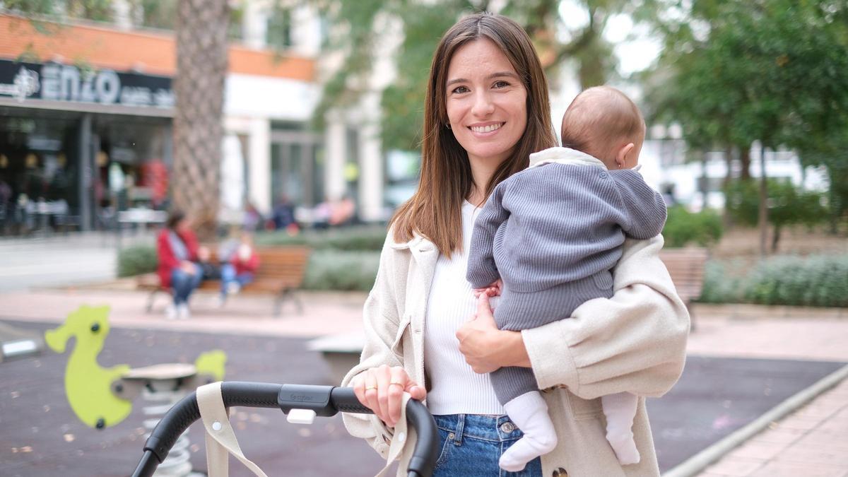 Marina Navarro, madre a los 28 años.