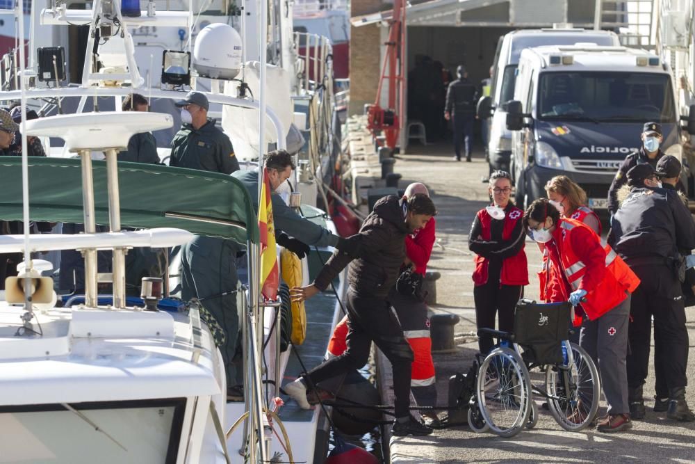 Llega a Cartagena una patera con 15 personas