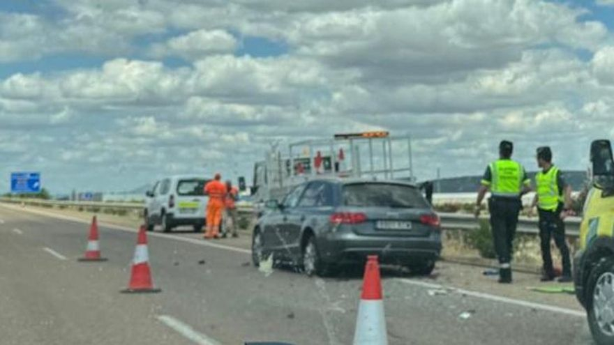 Un trabajador resulta herido en un accidente en la autovía EX-A2 a la altura de Ruecas