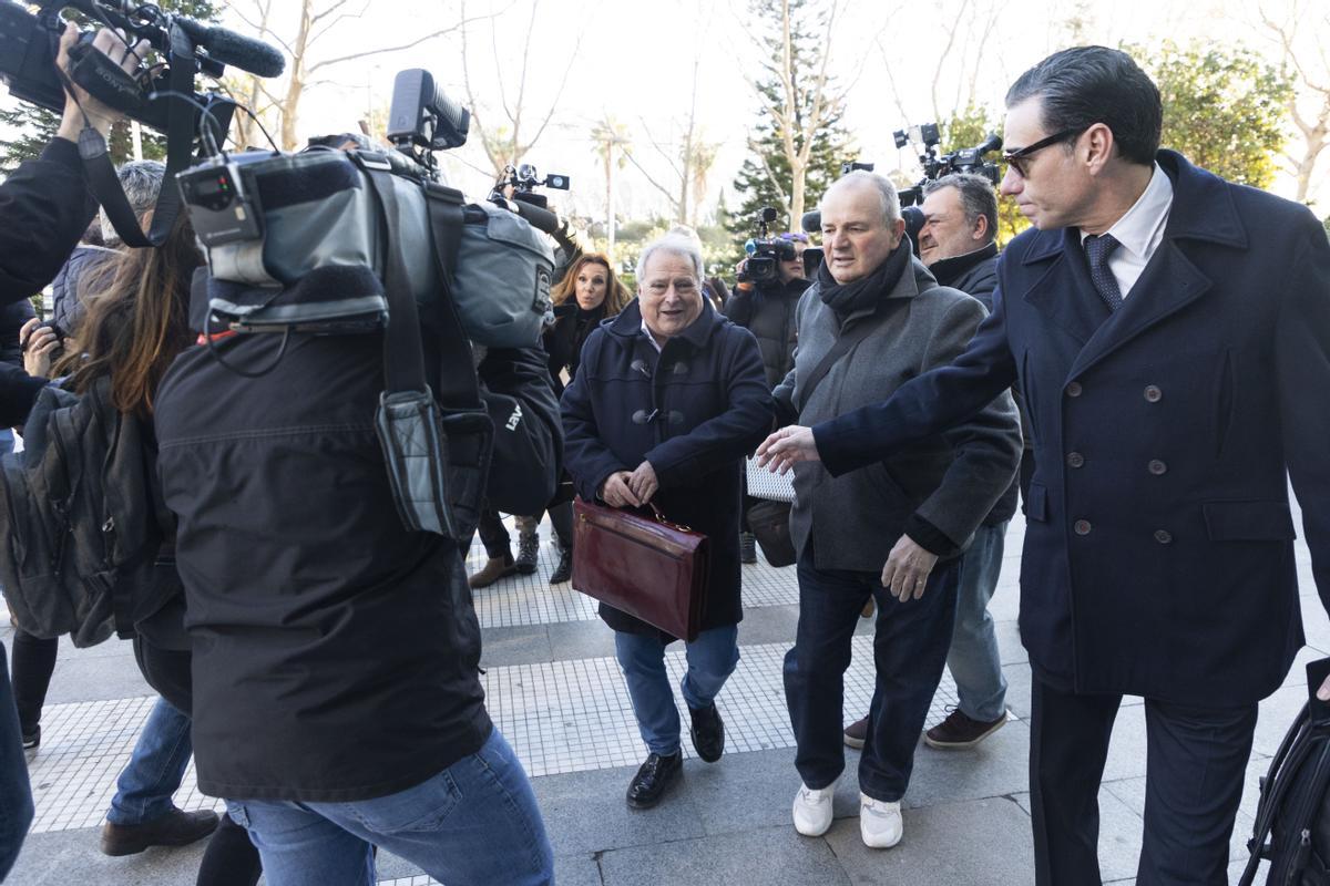 El expresidente de la Diputación, Alfonso Rus, a su llegada a la Ciudad de la Justicia, ayer.