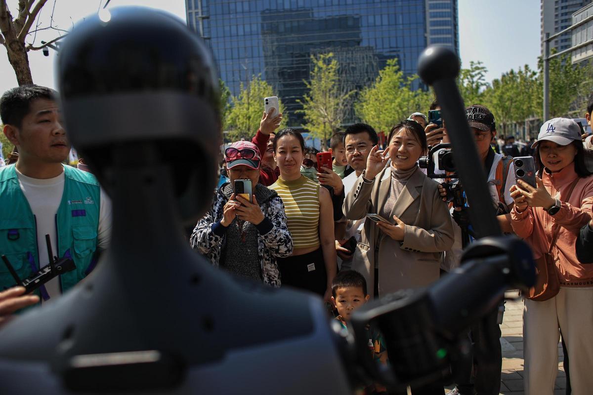 Primera Media Maratón para robots humanoides en Pekín