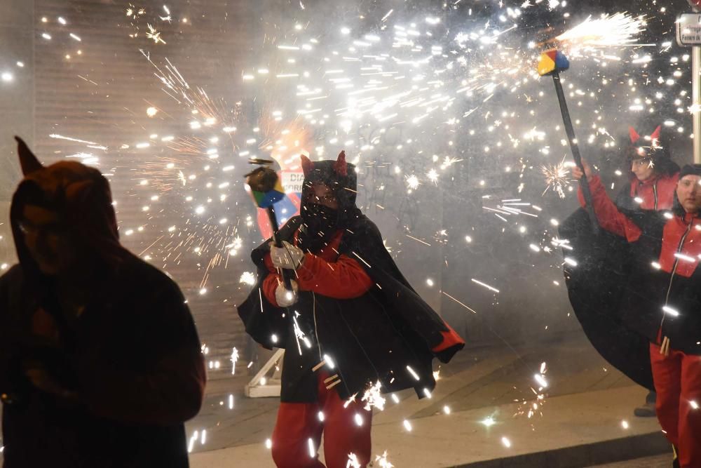 La trobada de diables fa tremolar el Barri Antic d