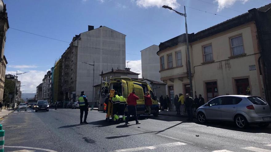 Policía Local y sanitarios actuando en la zona del accidente.