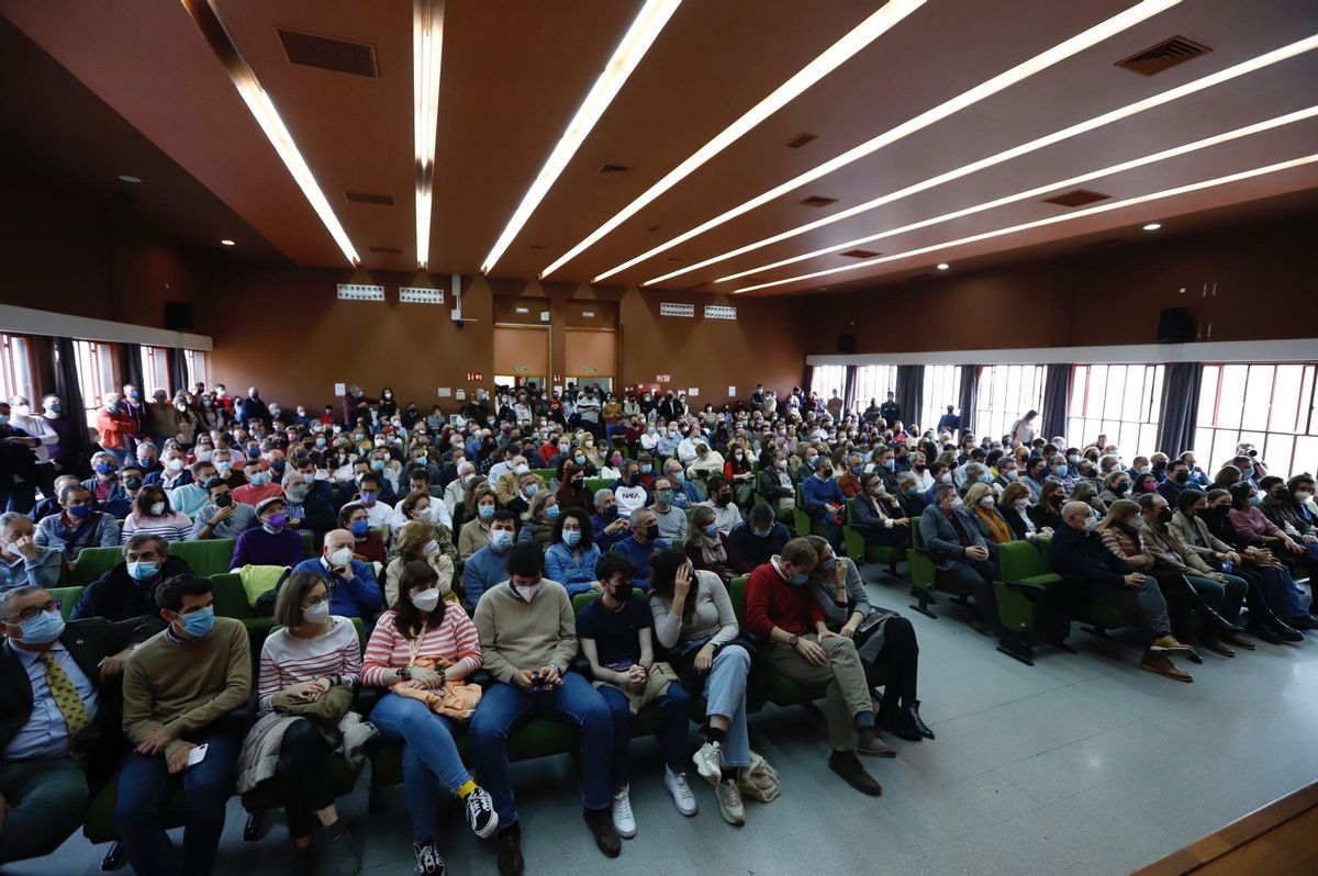 Salón de actos de la Facultad de Ciencias de la Educación, durante la presentación de la candidatura de Torralbo.
