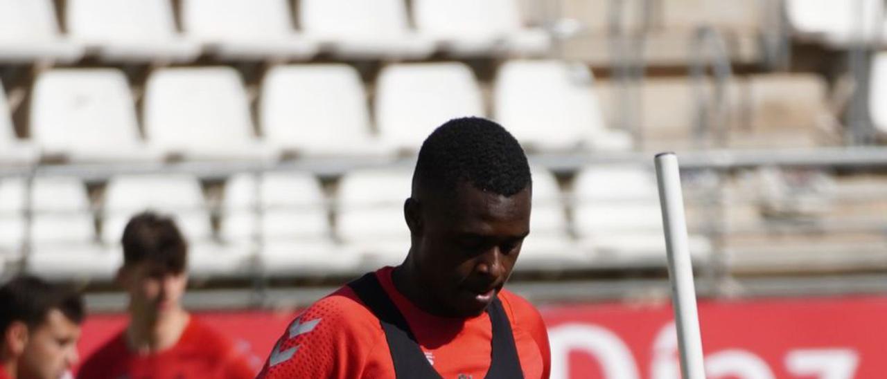 Zeidane Inoussa durante el entrenamiento de ayer.  | PRENSA REAL MURCIA