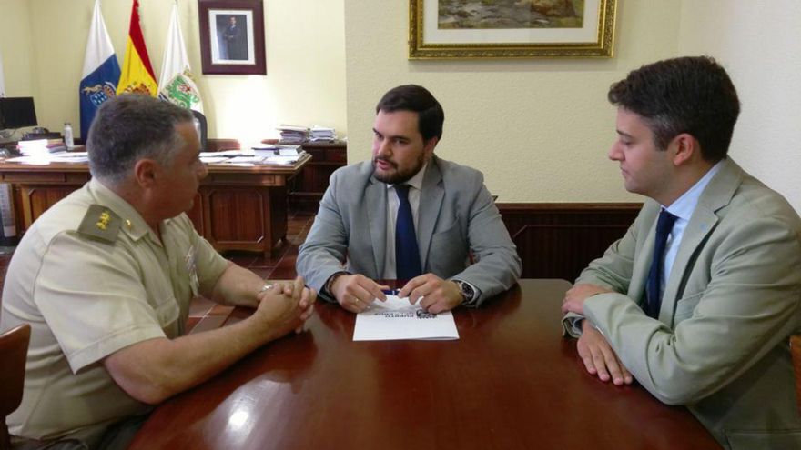 Santiago Conde de Arjona (i), Leopoldo Afonso (c) y Pedro Campos.