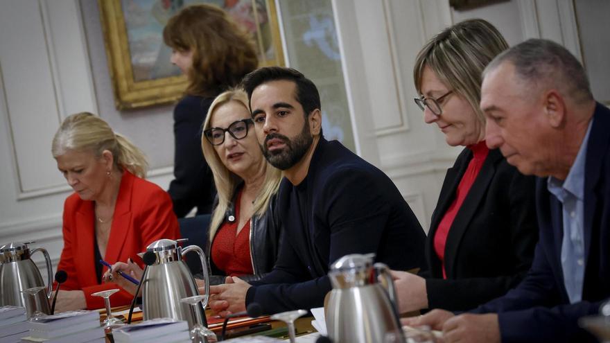 La oposición mantiene la presión sobre Mazón pese a la reforma del Consell