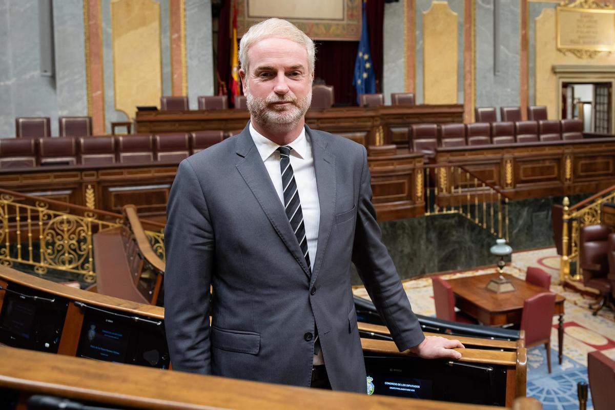 El diputado nacional del PP Óscar Clavell, en el Congreso de los Diputados.
