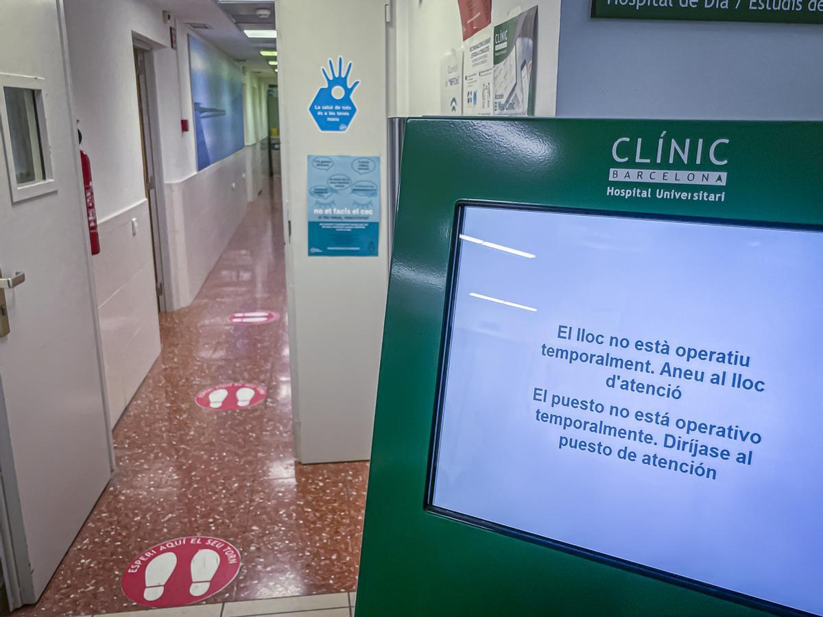 El ciberataque al Hospital Clínic provocó incidencias en su funcionamiento.