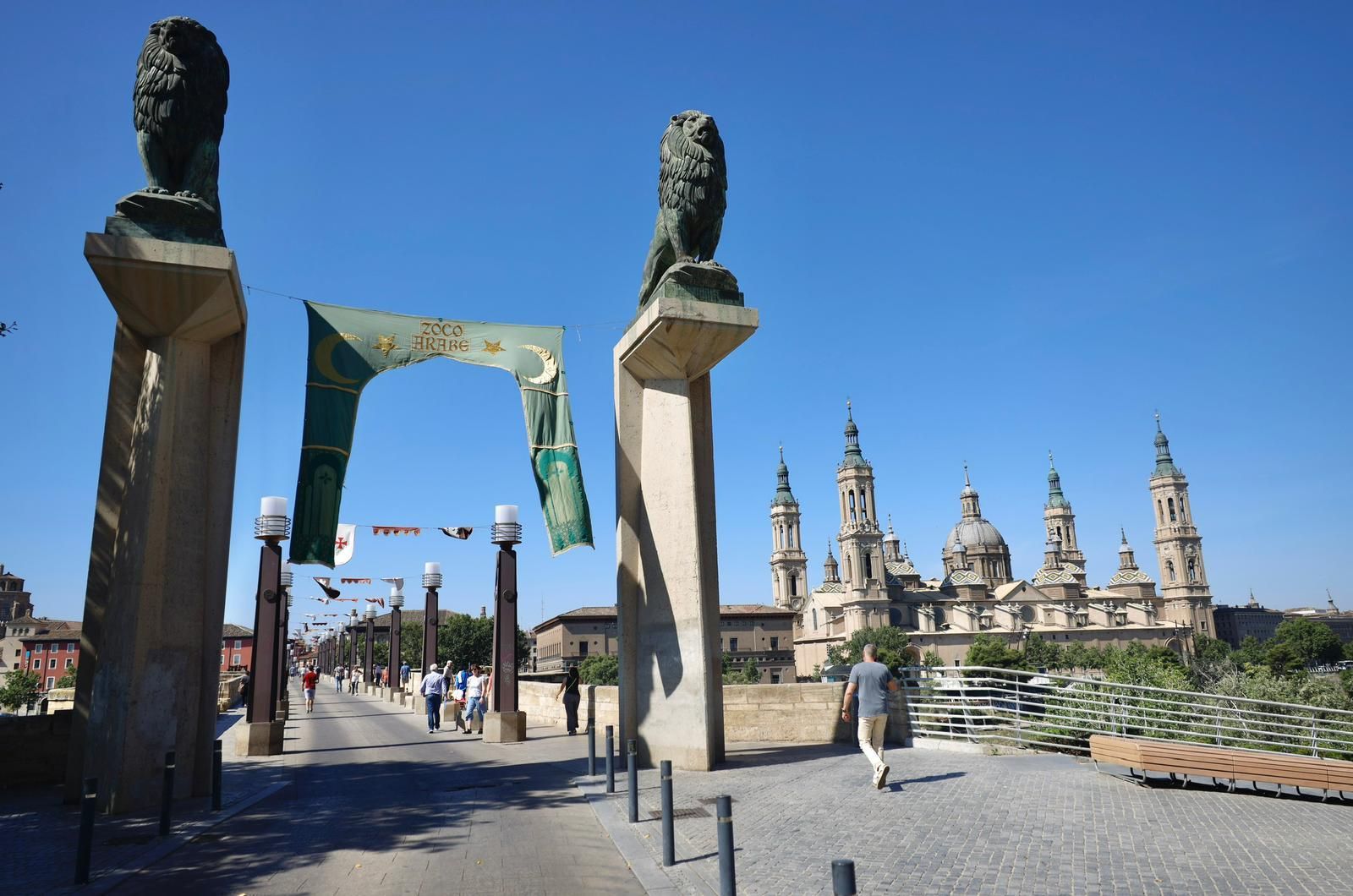Abre el Mercado de las Tres Culturas de Zaragoza