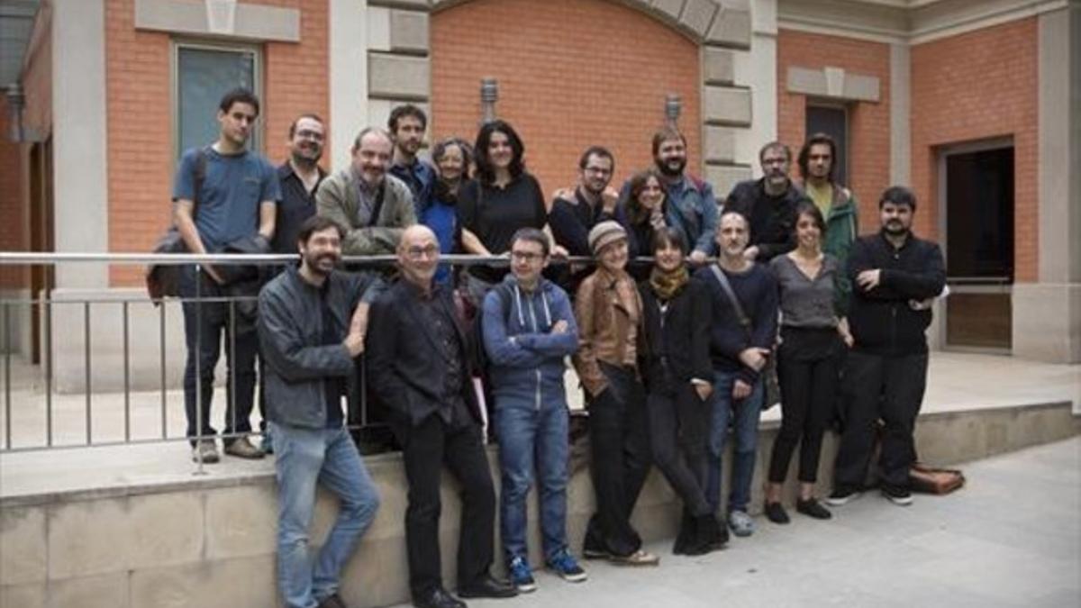 Autores catalanes que participarán en el festival, ayer en Barcelona.