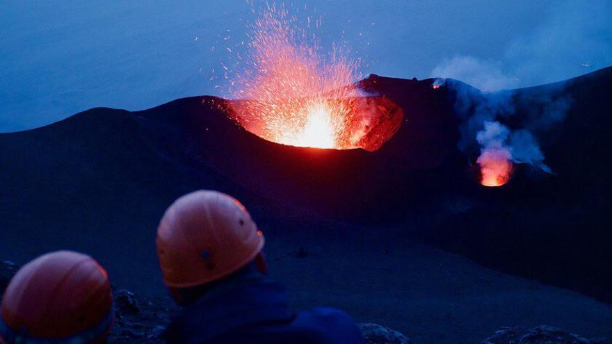 Así ha cambiado el cono del volcán de La Palma en la última semana