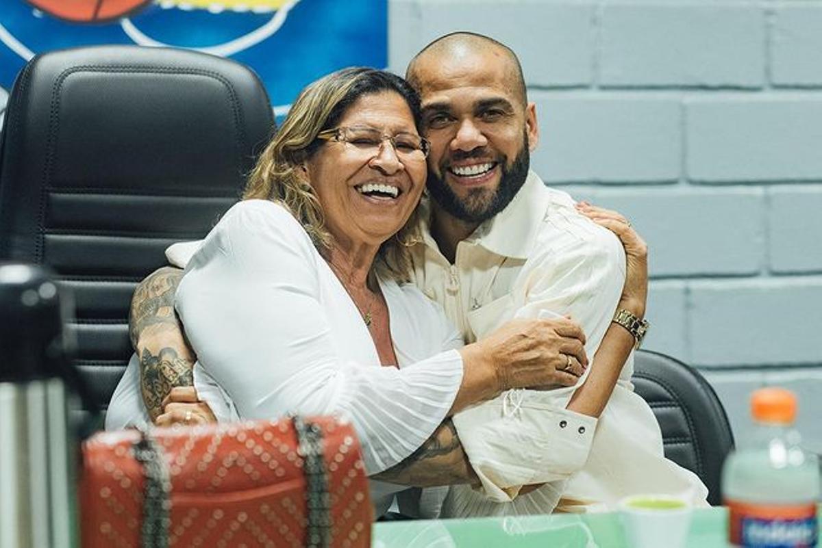 Dani Alves y su madre