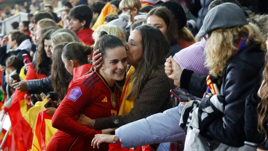 La afición se vuelca con las campeonas del mundo