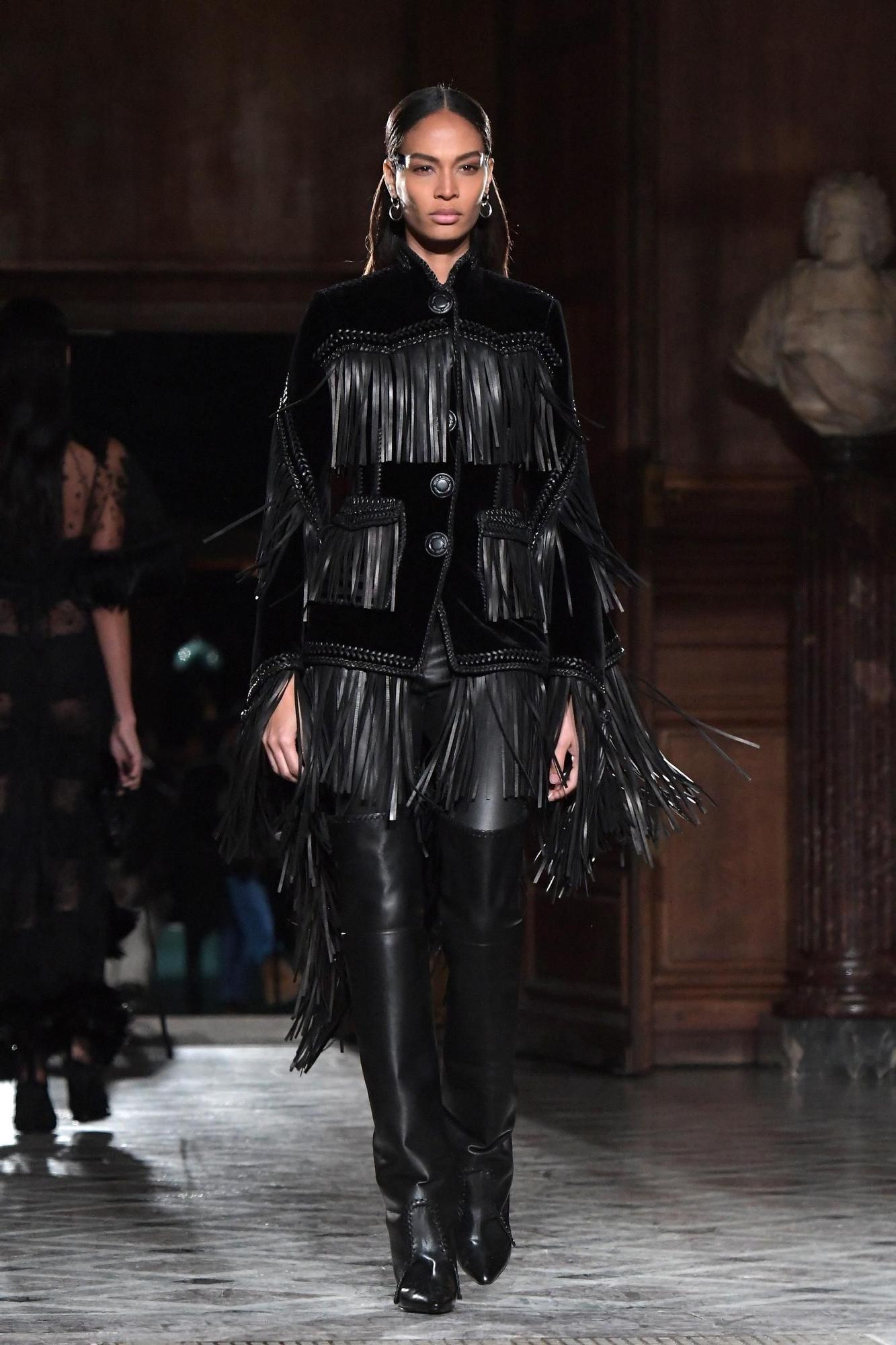 Givenchy Alta Costura 2017 en París, flecos